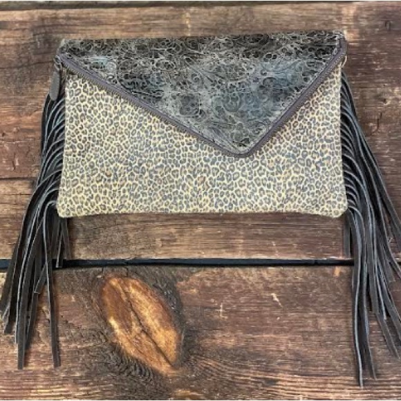 Leander Leather Cheetah Simon Handbag/Crossbody NWTπ€©π€©π€© - Picture 1 of 10